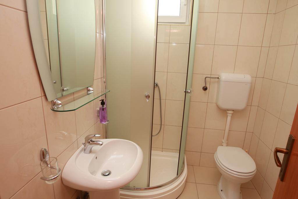 Guest House Ugljevarevic Budva Oda fotoğraf
