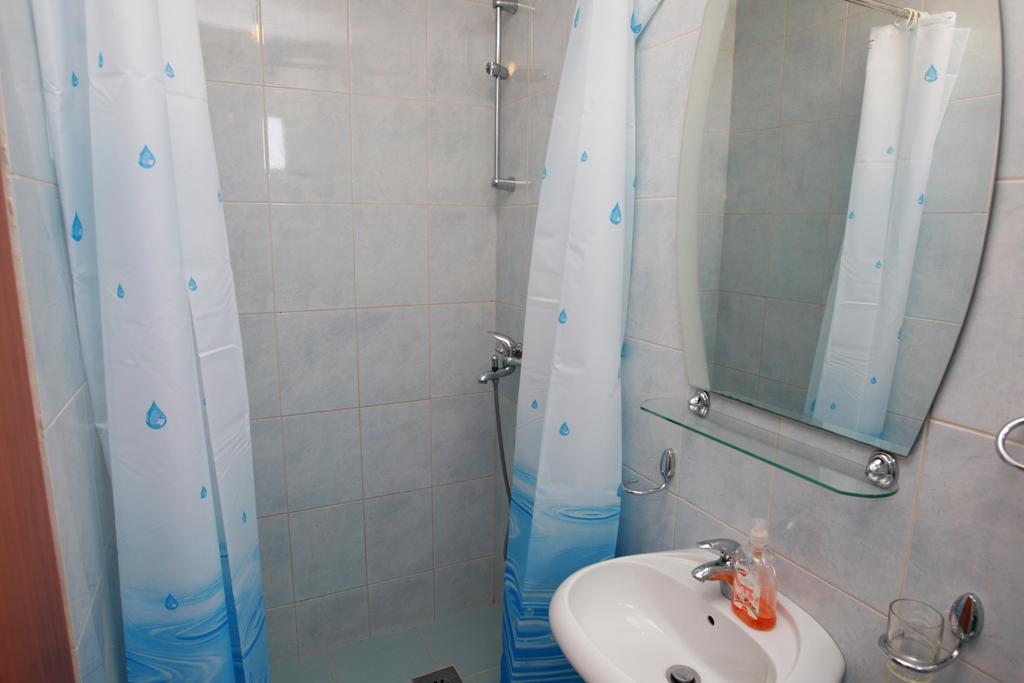 Guest House Ugljevarevic Budva Oda fotoğraf